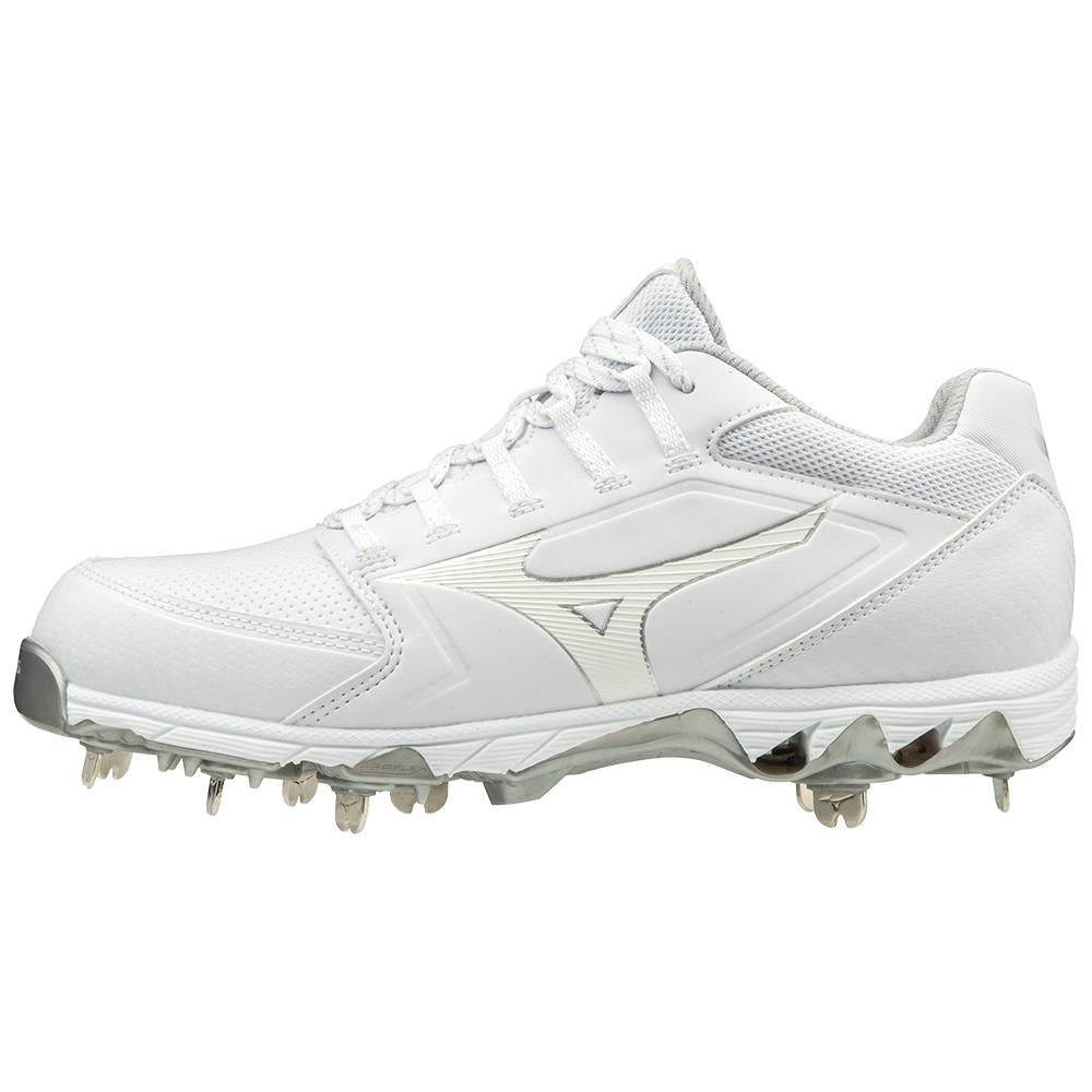 Mizuno Women's 9-Spike Swift 6 Low Metal Softball Cleats White (320588-VRT)